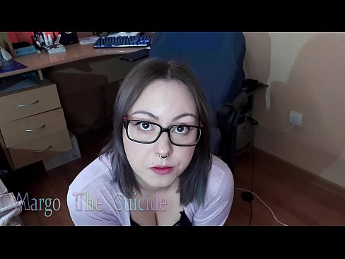 ❤️ دختر سکسی با عینک، دیلدو را عمیقاً در دوربین می مکد ❤  ویدیو سکس در fa.pornoboden.ru ☑