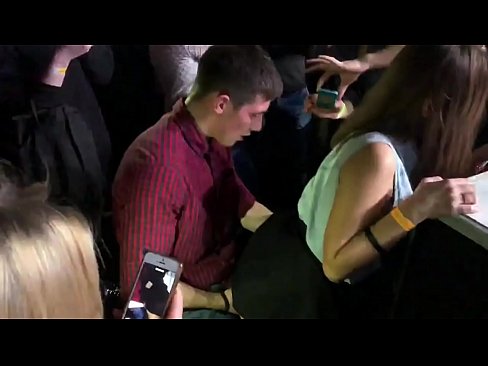 ❤️ سکس واقعی در یک کلوپ شبانه روسی. دختر 18 ساله روسی در مقعد و واژن در یک کلوپ شبانه فاک کرد ❤  ویدیو سکس در fa.pornoboden.ru ☑